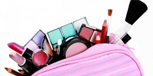 Pedagang Kosmetika Mengamuk saat Barang Hendak Disita 